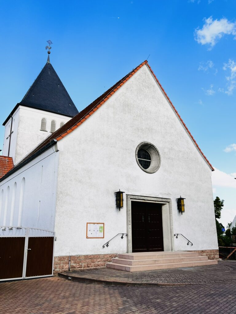 Katholische Kirche Loebnitz