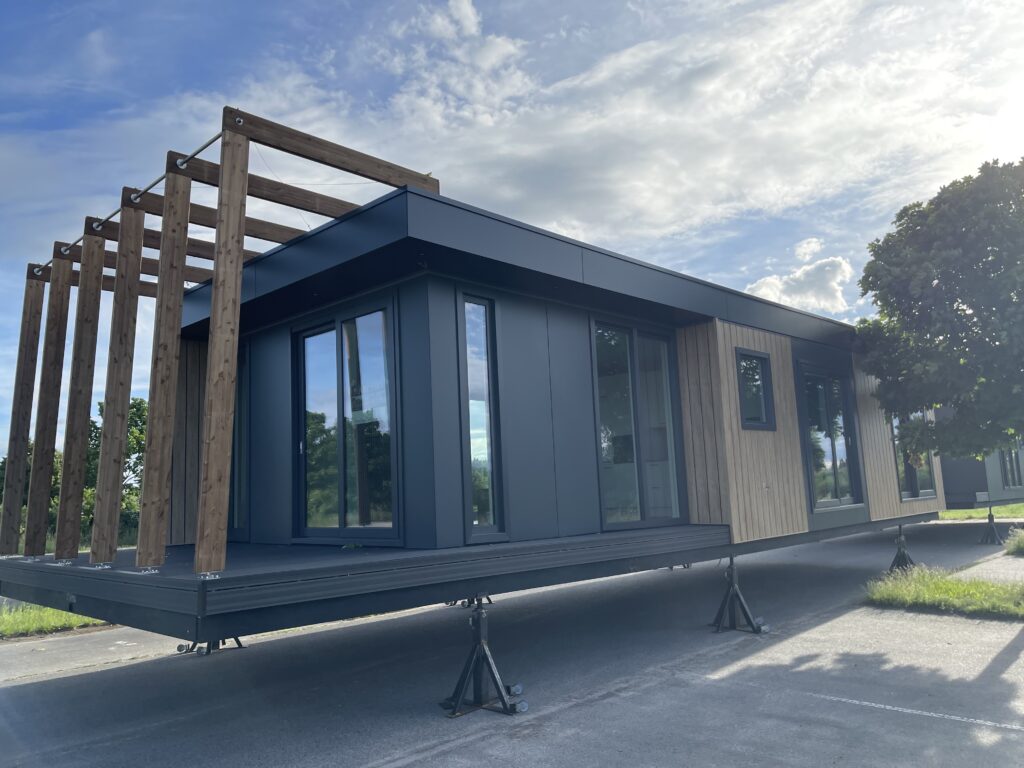 2026 06 04 Anlieferung Tinyhäuser Löbnitzer Bucht 2